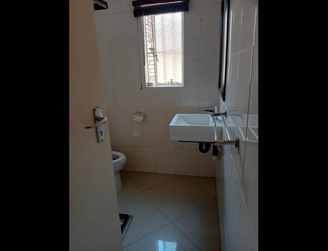 1 BEDROOM PROPERTY TO RENT IN NOORDWYK